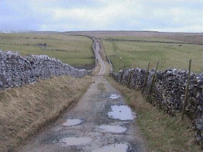 The walled track (Fell Lane)