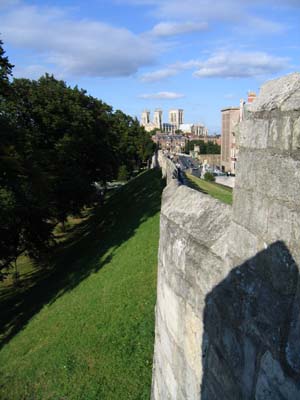 The wall heading down towards Lendal Bridge